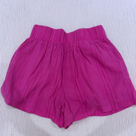 Forever 21 High-Waisted Shorts​ - Picture 2 of 3